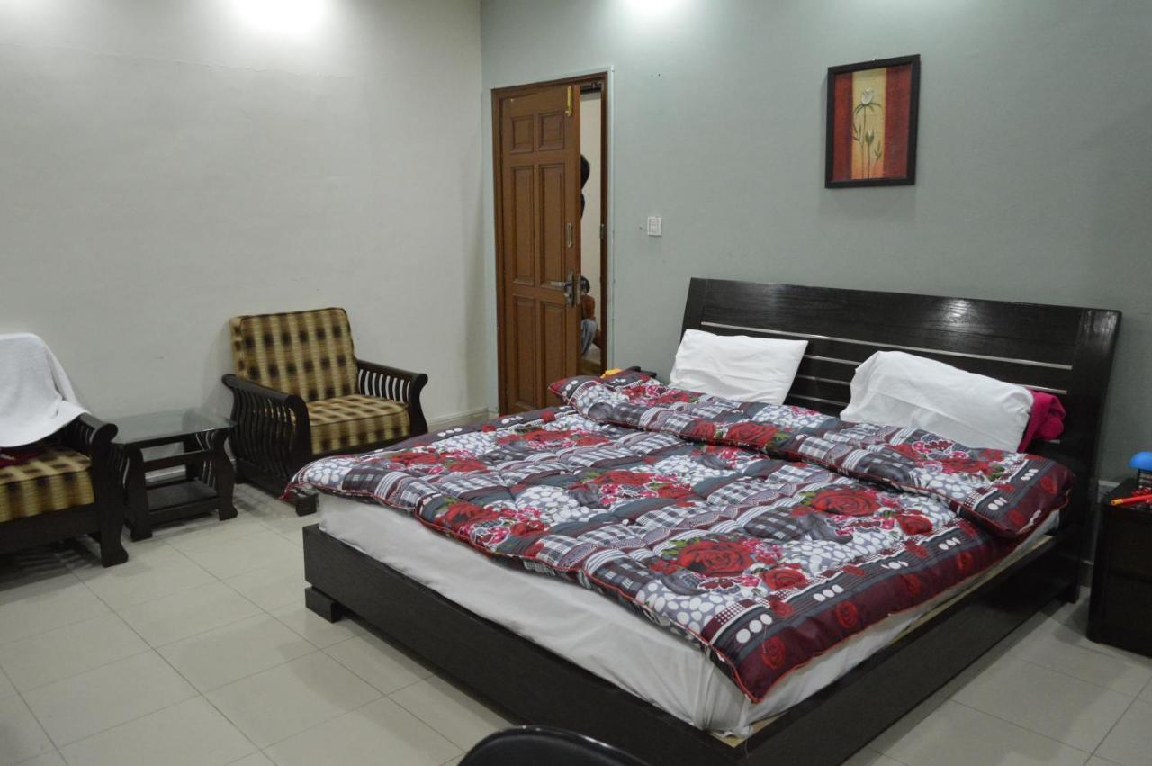 Tourist Hub Islamabad Bed & Breakfast Exterior photo
