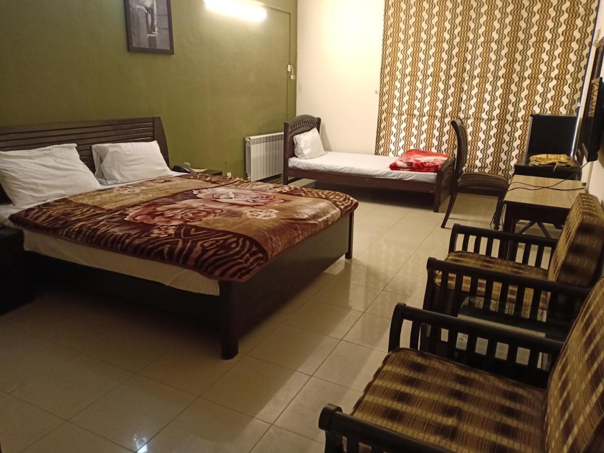 Tourist Hub Islamabad Bed & Breakfast Exterior photo