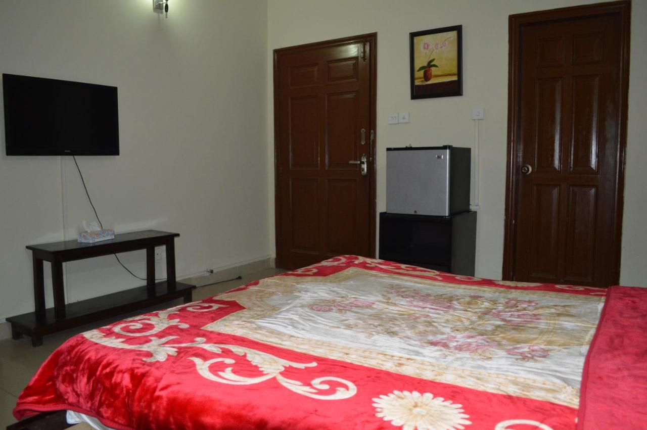 Tourist Hub Islamabad Bed & Breakfast Exterior photo