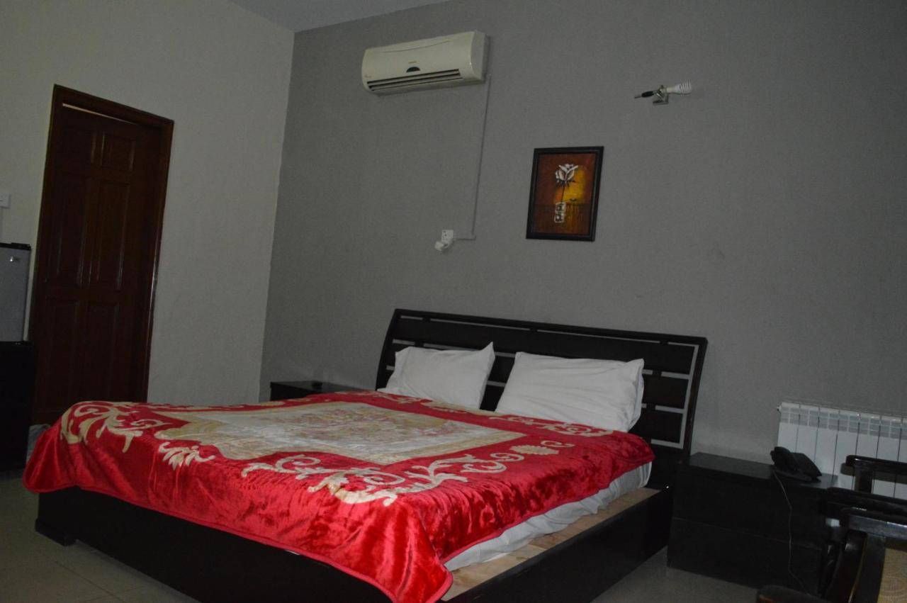 Tourist Hub Islamabad Bed & Breakfast Exterior photo