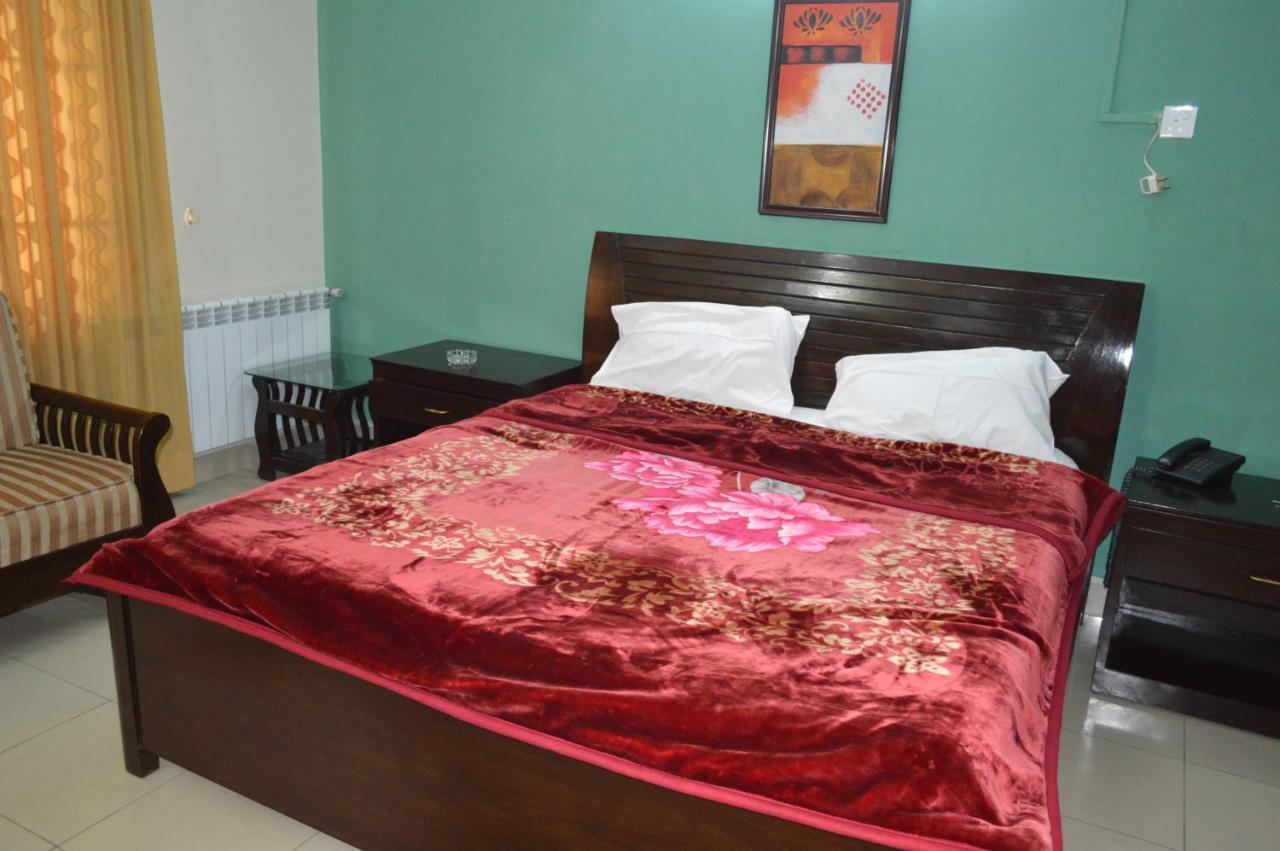 Tourist Hub Islamabad Bed & Breakfast Exterior photo