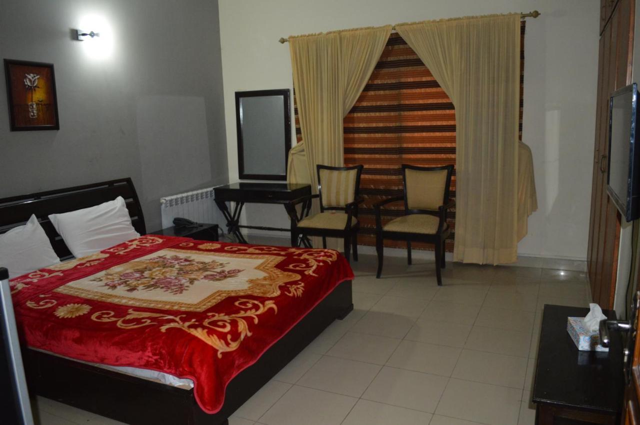 Tourist Hub Islamabad Bed & Breakfast Exterior photo